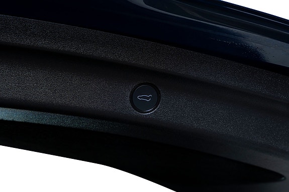 Tesla Model Y 25 of 28