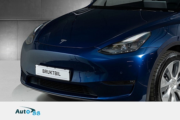 Tesla Model Y 2 of 28
