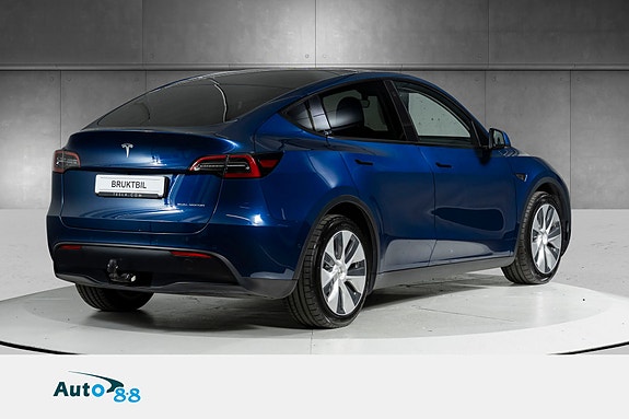 Tesla Model Y 3 of 28