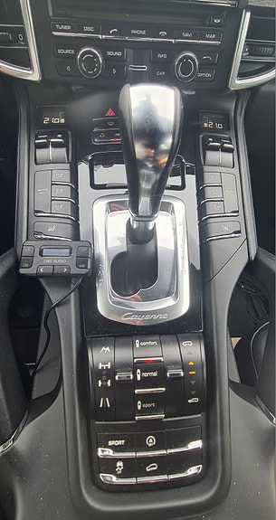 Porsche Cayenne 12 of 14