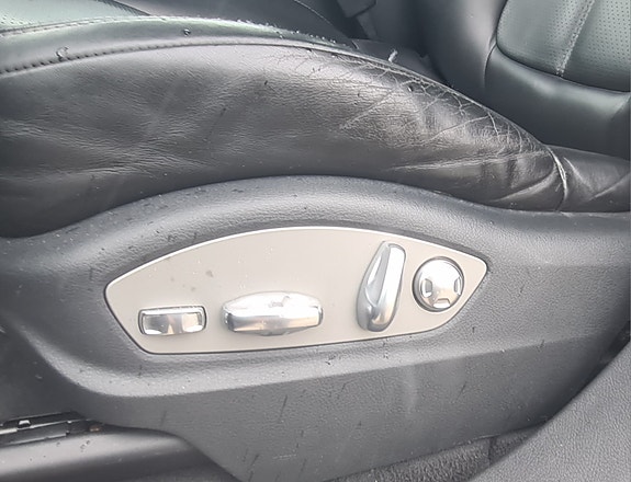 Porsche Cayenne 13 of 14