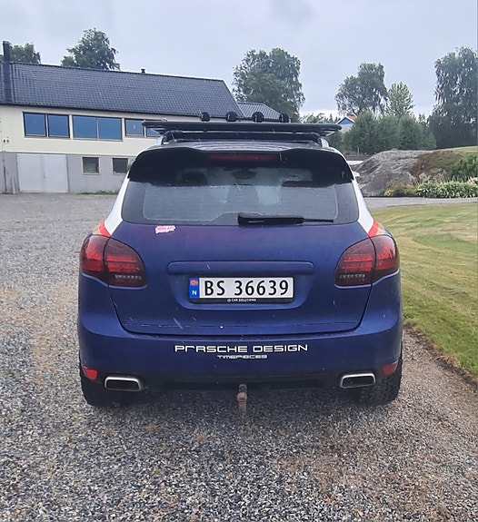Porsche Cayenne 4 of 14