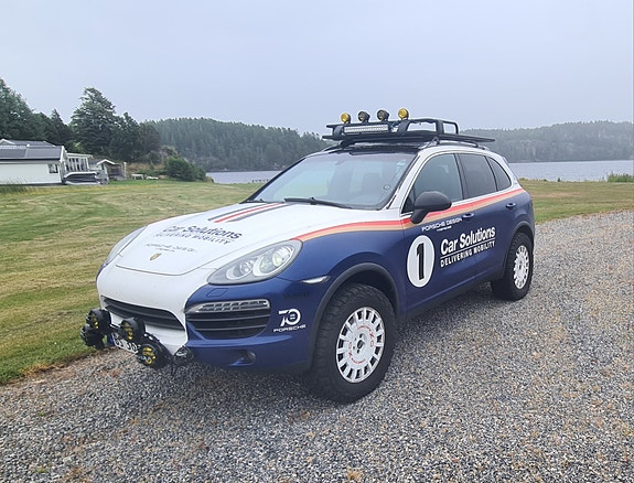 Porsche Cayenne 8 of 14