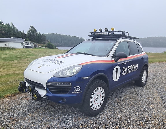 Porsche Cayenne 7 of 14