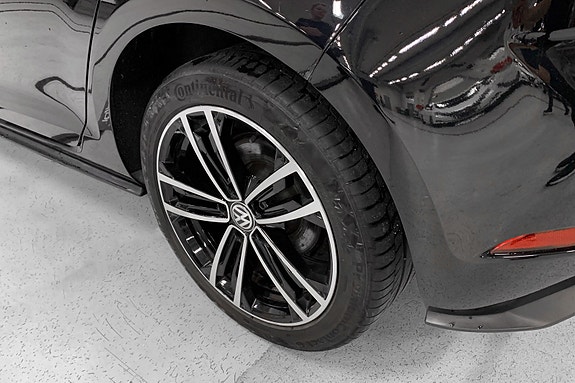 Volkswagen Golf VII 7 of 12