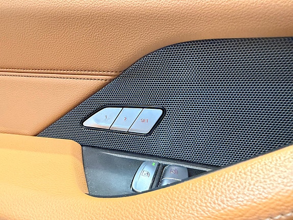 BMW i4 14 of 24