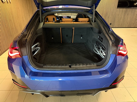 BMW i4 23 of 24