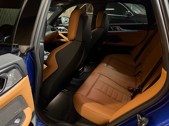 BMW i4 8 of 24