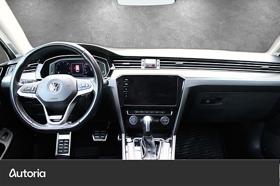 Volkswagen Passat Alltrack 13 of 24