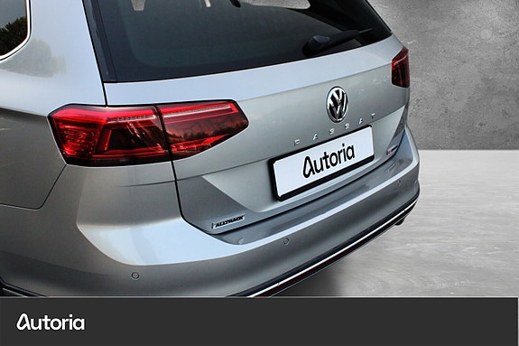 Volkswagen Passat Alltrack 8 of 24