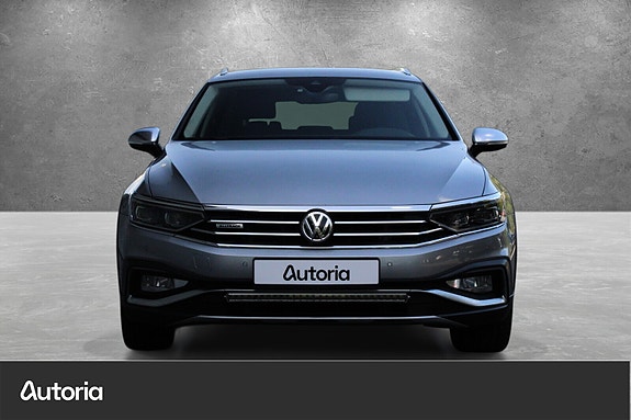 Volkswagen Passat Alltrack 3 of 24