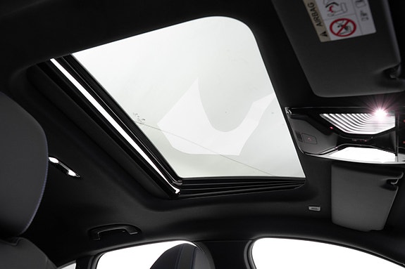 BMW i4 16 of 30