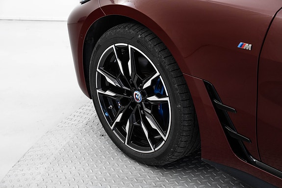 BMW i4 8 of 30