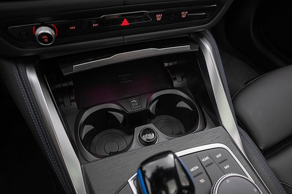 BMW i4 23 of 30