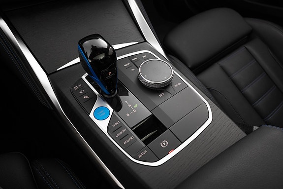 BMW i4 22 of 30
