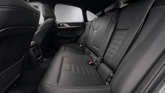 BMW i4 16 of 30