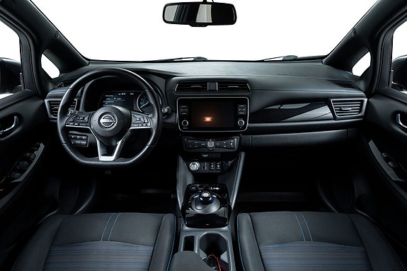 Nissan Leaf 27 of 30