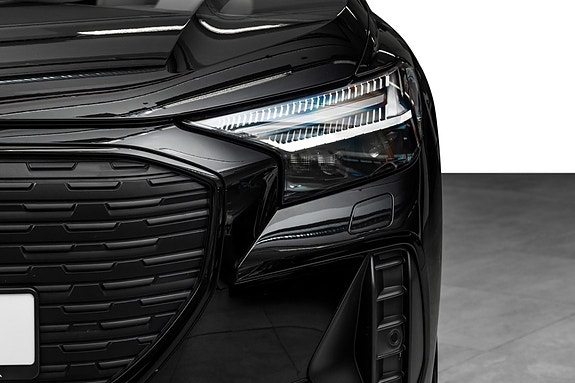 Audi Q4 e-tron 4 of 28