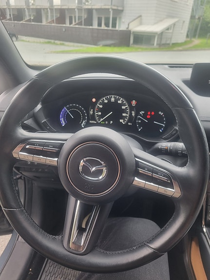 Mazda MX-30 8 of 13