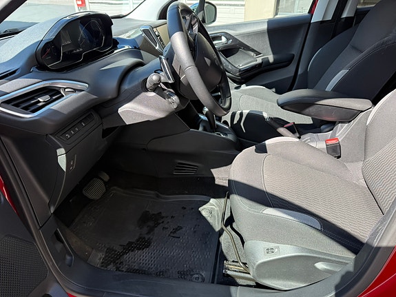 Peugeot 208 7 of 21