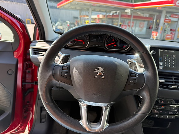 Peugeot 208 10 of 21