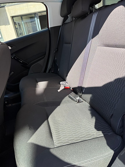 Peugeot 208 6 of 21