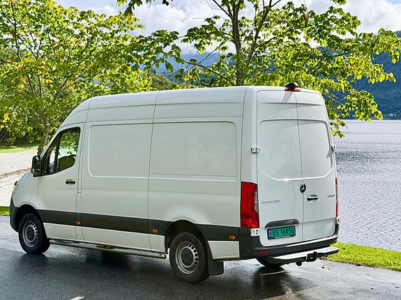 Mercedes-Benz Sprinter 3 of 13