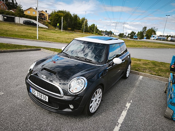 MINI Cooper S 2 of 8