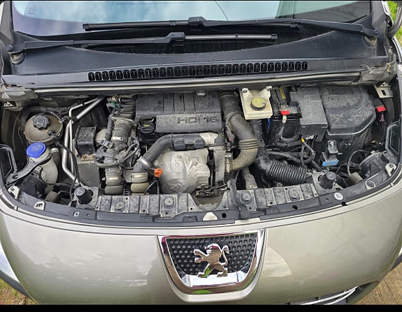 Peugeot 3008 8 of 12