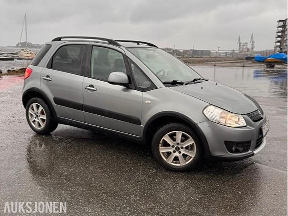 Suzuki SX4 3 of 10