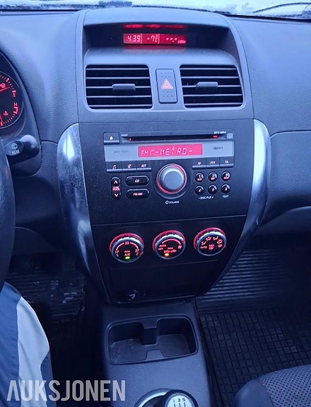 Suzuki SX4 9 of 10