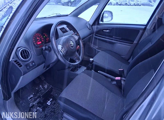 Suzuki SX4 7 of 10