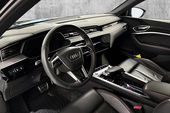 Audi Q8 e-tron 14 of 30