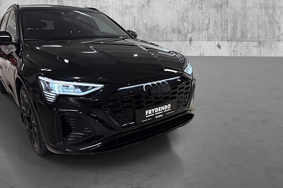 Audi Q8 e-tron 3 of 30