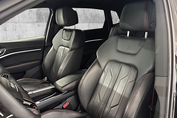 Audi Q8 e-tron 11 of 30
