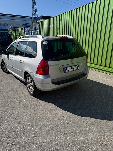 Peugeot 307 SW 3 of 8