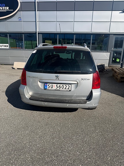 Peugeot 307 SW 5 of 8