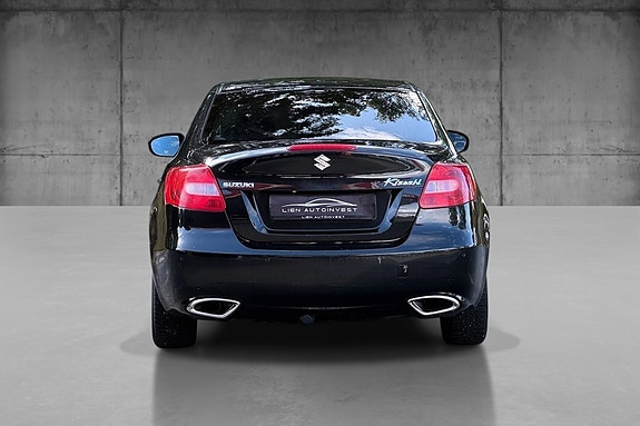 Suzuki Kizashi 7 of 13