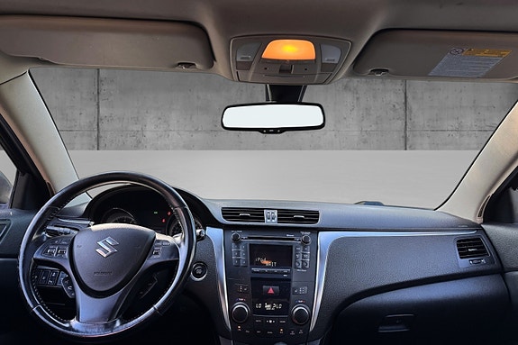 Suzuki Kizashi 10 of 13