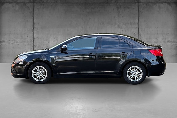 Suzuki Kizashi 6 of 13