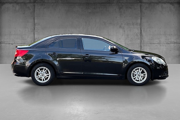 Suzuki Kizashi 4 of 13