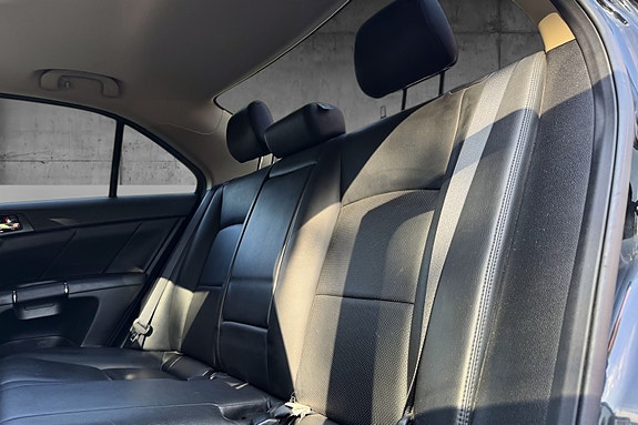 Suzuki Kizashi 13 of 13