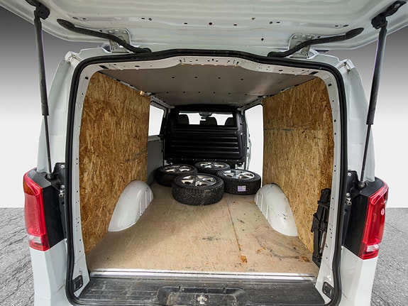 Mercedes-Benz Vito 8 of 21