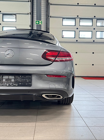 Mercedes-Benz C200 14 of 30