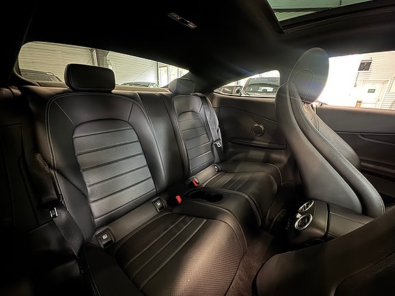 Mercedes-Benz C200 20 of 30