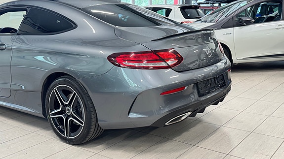 Mercedes-Benz C200 12 of 30