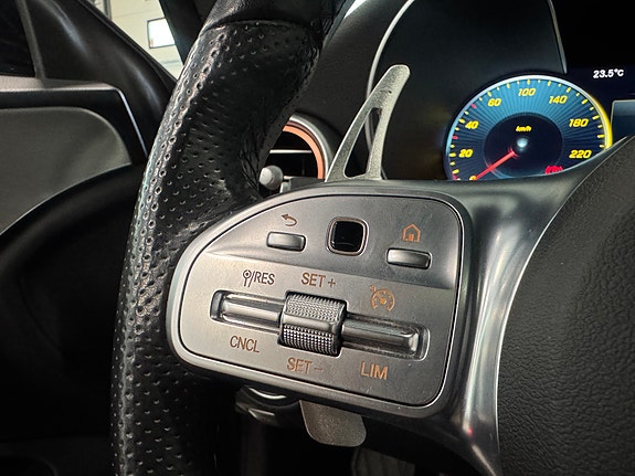 Mercedes-Benz C200 27 of 30