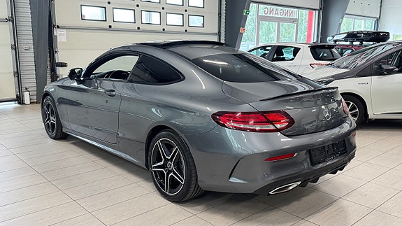 Mercedes-Benz C200 11 of 30