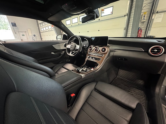 Mercedes-Benz C200 21 of 30