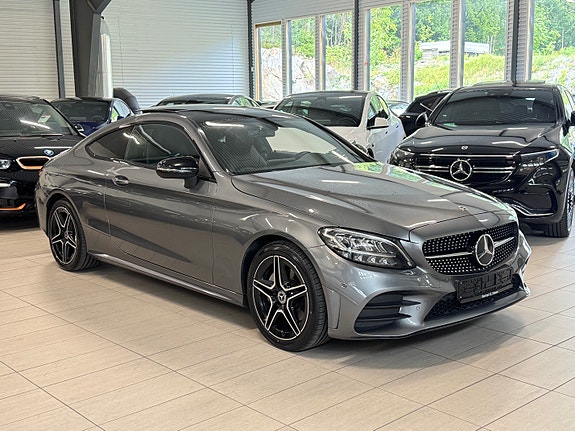 Mercedes-Benz C200 2 of 30